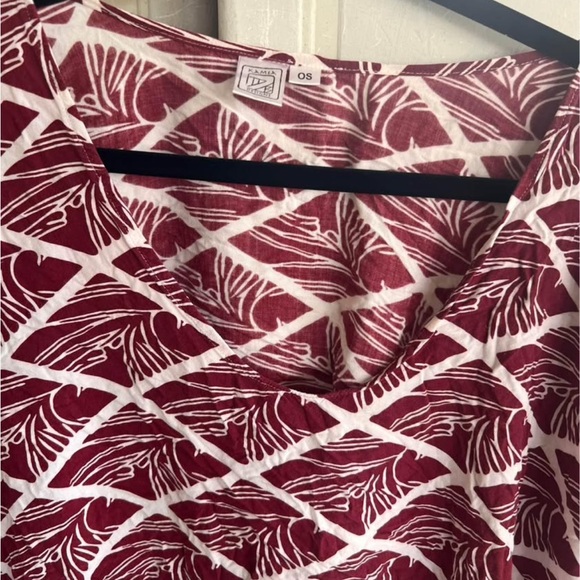 Kamea Maroon Red and White Boxy Blouse with Short Sleeves - Picture 3 of 4